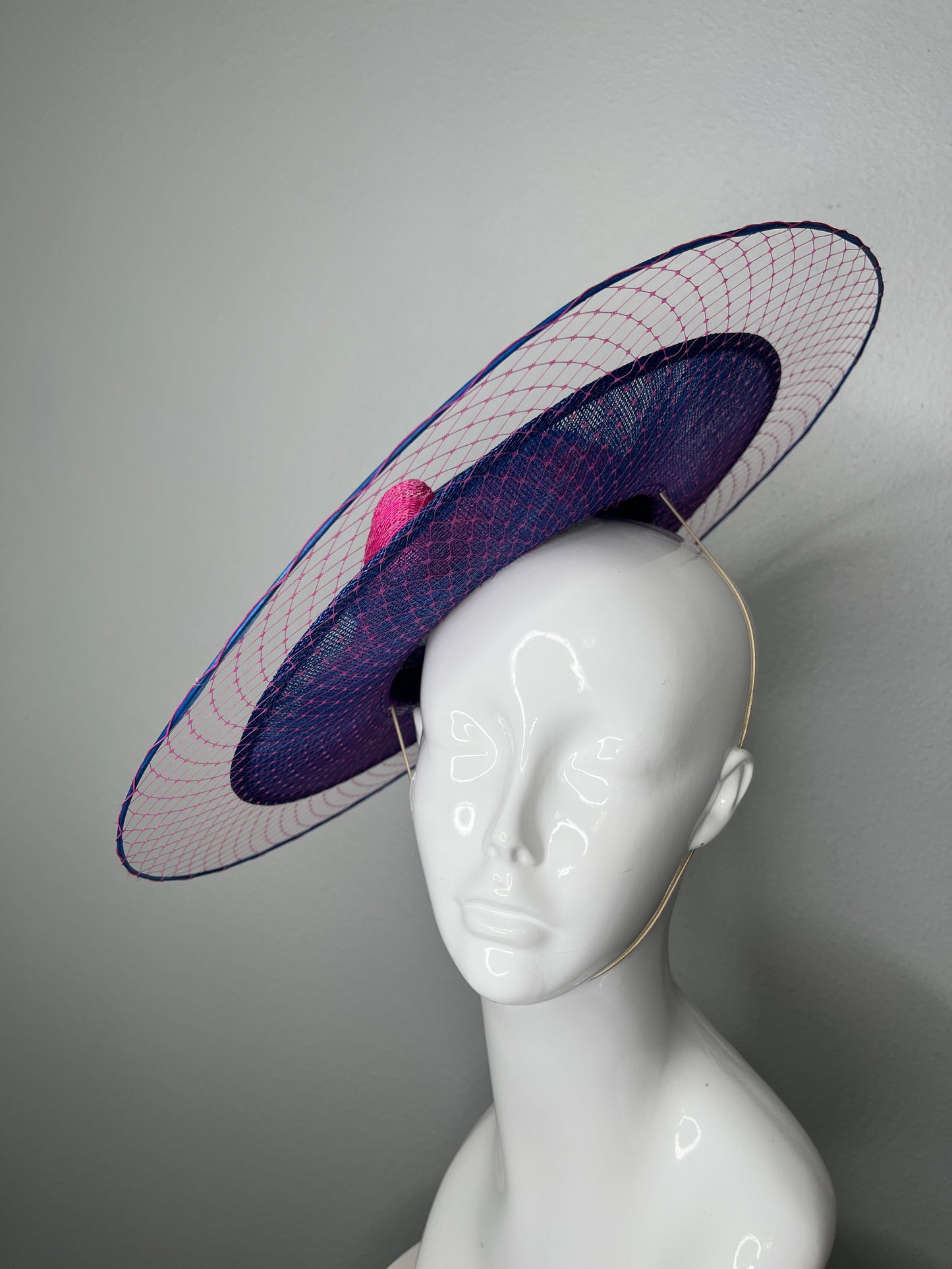 Navy and Magenta Sinamay Disc Fascinator with Sculpted Bow – Kentucky Derby Oaks Day Headpiece