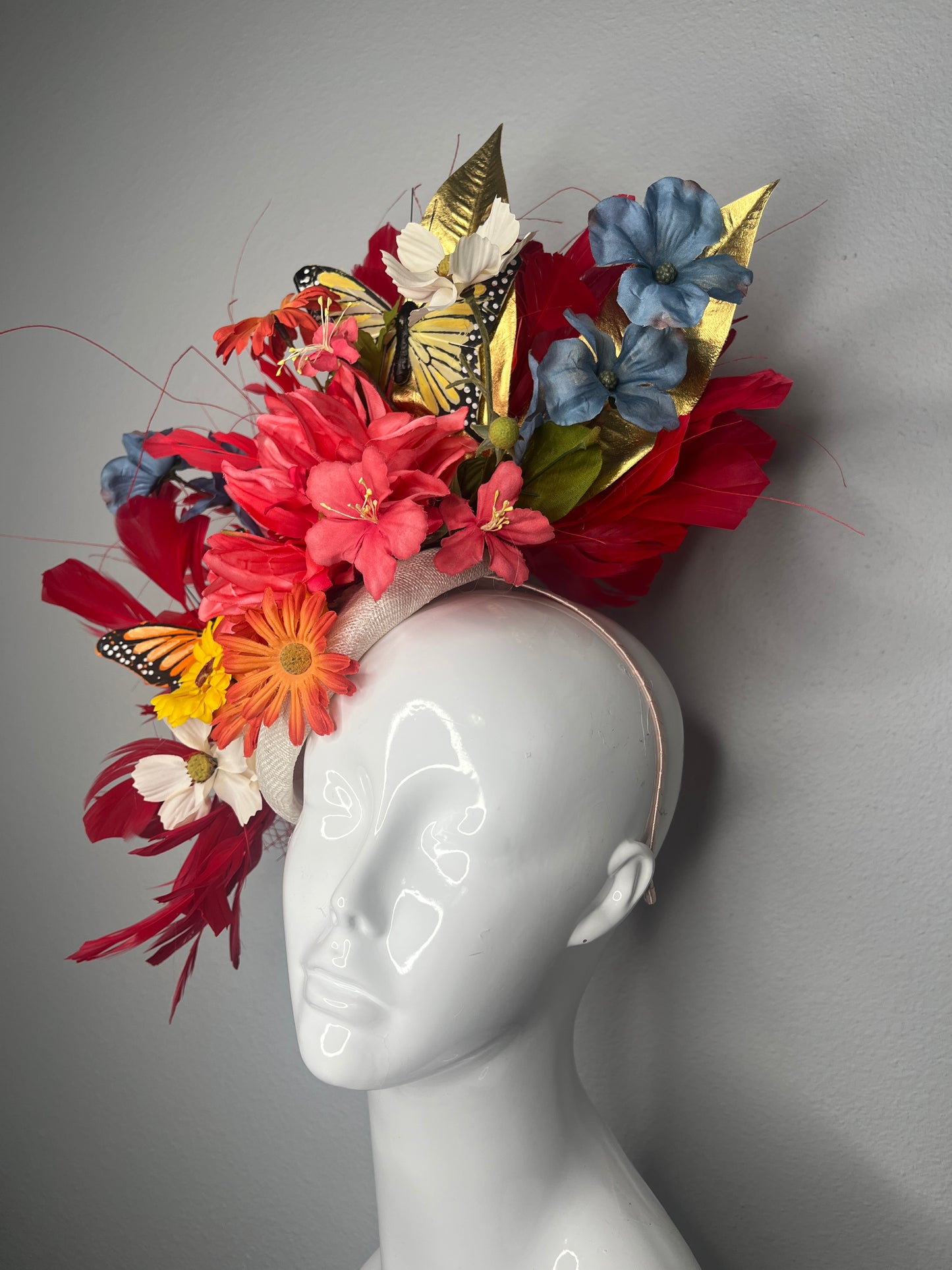 Monarch Garden Statement Fascinator – Bold Floral Derby Headpiece with Butterflies & Gold Leaf