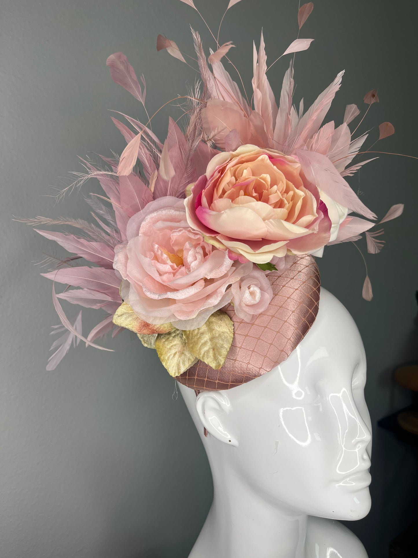 Blush Pink Floral Fascinator – Romantic Derby & Oaks Headpiece with Feathers