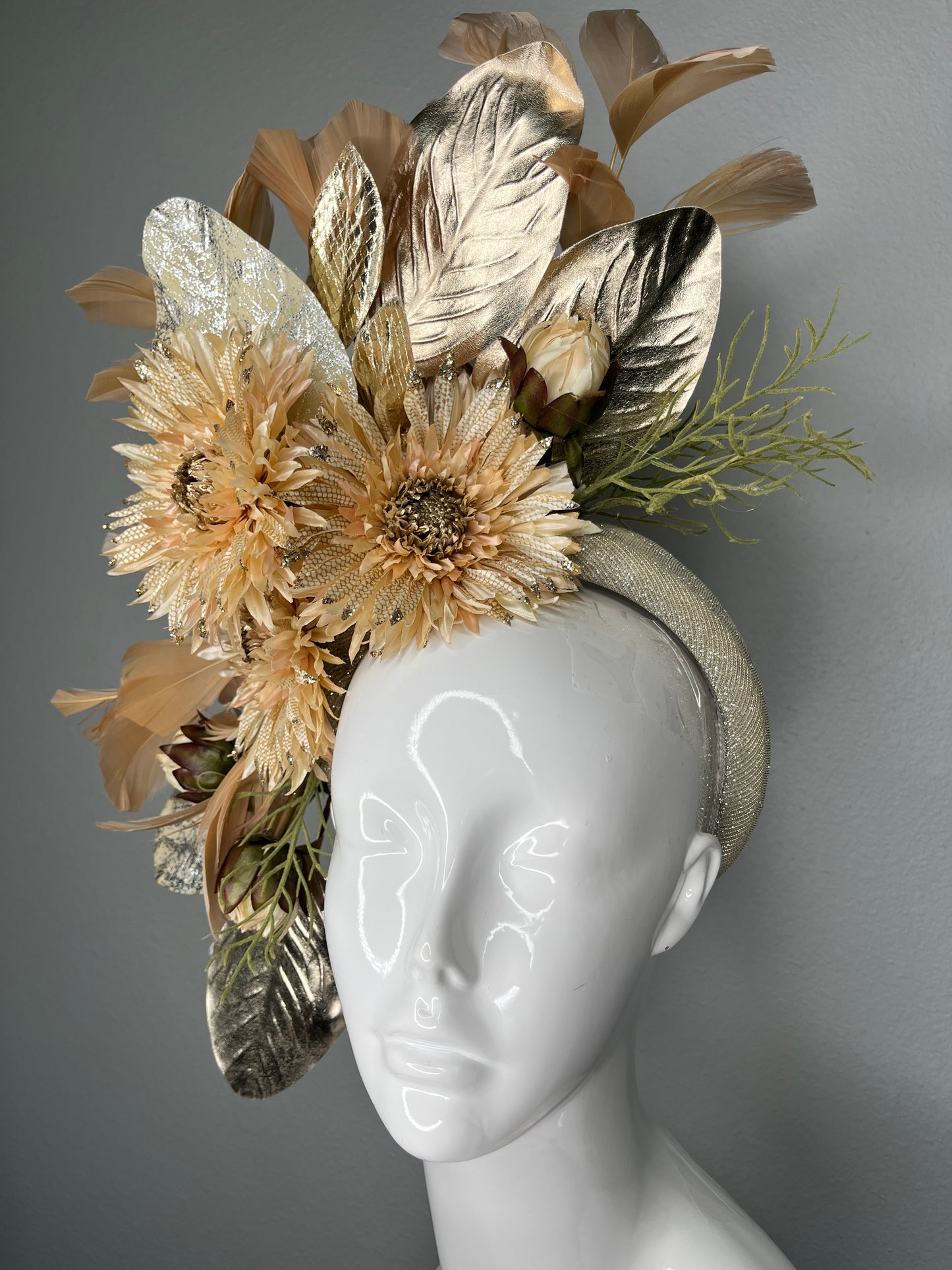 Champagne Gold Floral Fascinator Headband – Neutral Derby Hat with Metallic Leaves & Feather Detail
